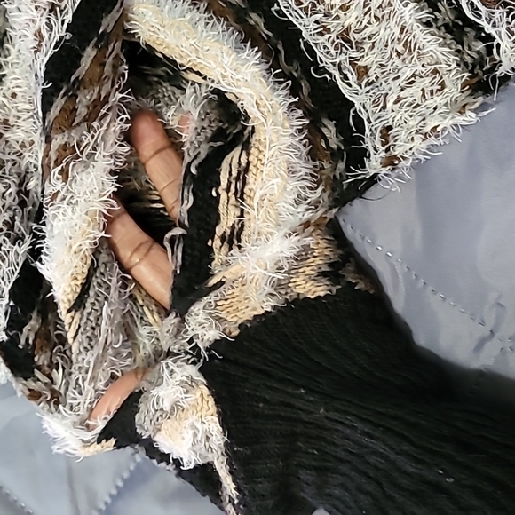 New Directions Puncho Size Small - Picture 7 of 7